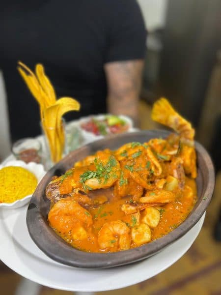 Pescado con mariscos