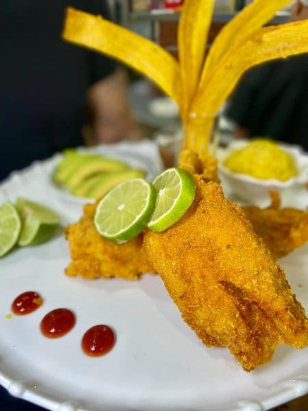 Filet de pescado crocante