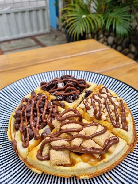 Waffle pizza